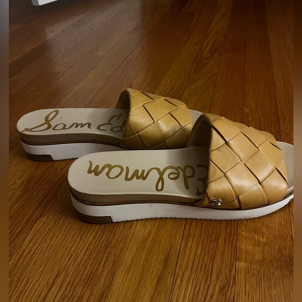 Sam Edelman Camel Woven Slides - Picture 2 of 4